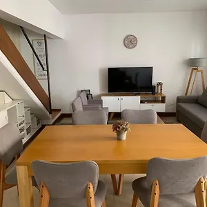 Apartamento Duplex Con Terraza Y Estacionamiento, Mendoza